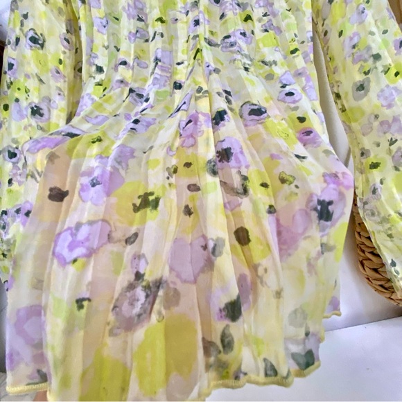 Lemon🍋 fresh sheer pleated Floral boho blouse w shabby chic resort vacay vibe - Picture 12 of 12
